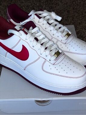 New Nike Air Force 1 Low '07 First Use White Team Red Mens Size 9 DA8478-101